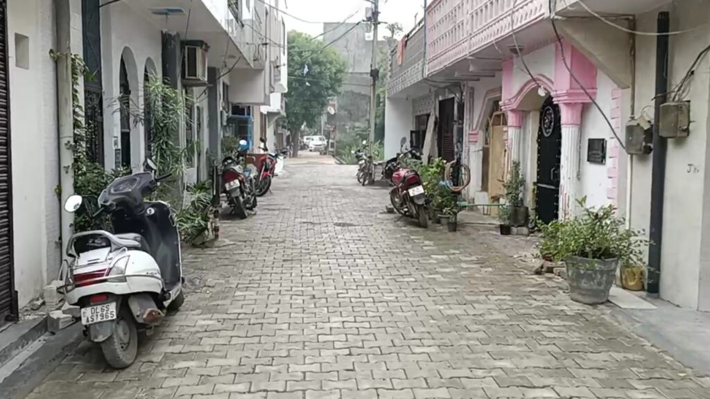 A street in Rama Vihar Delhi